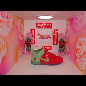 Nike SB dunk high strawberry cough